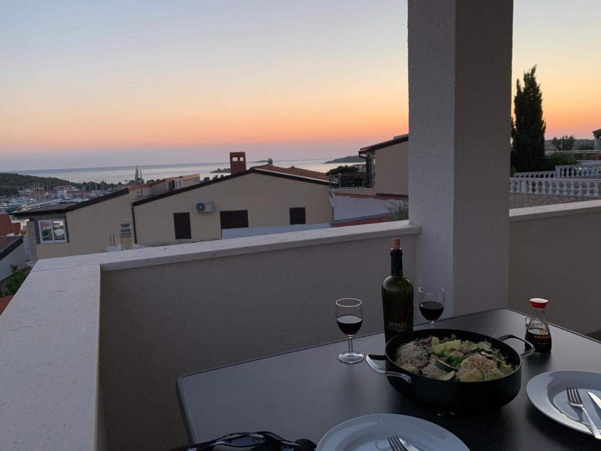 Mara Apartment Rogoznica  Bagian luar foto
