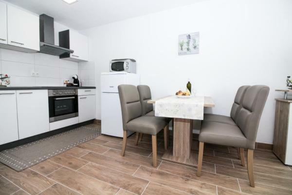 Mara Apartment Rogoznica  Bagian luar foto